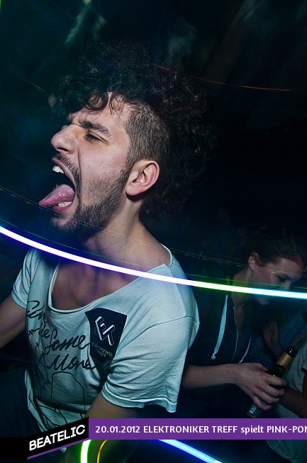 ELEKTRONIKER TREFF spielt PINK-PONG