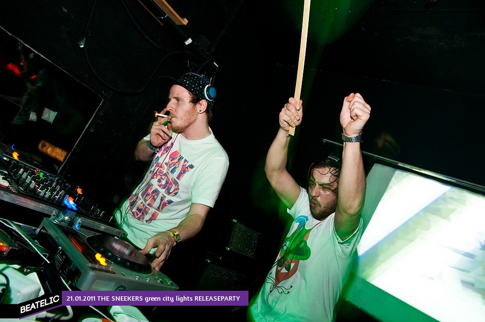 THE SNEEKERS green city lights RELEASEPARTY 