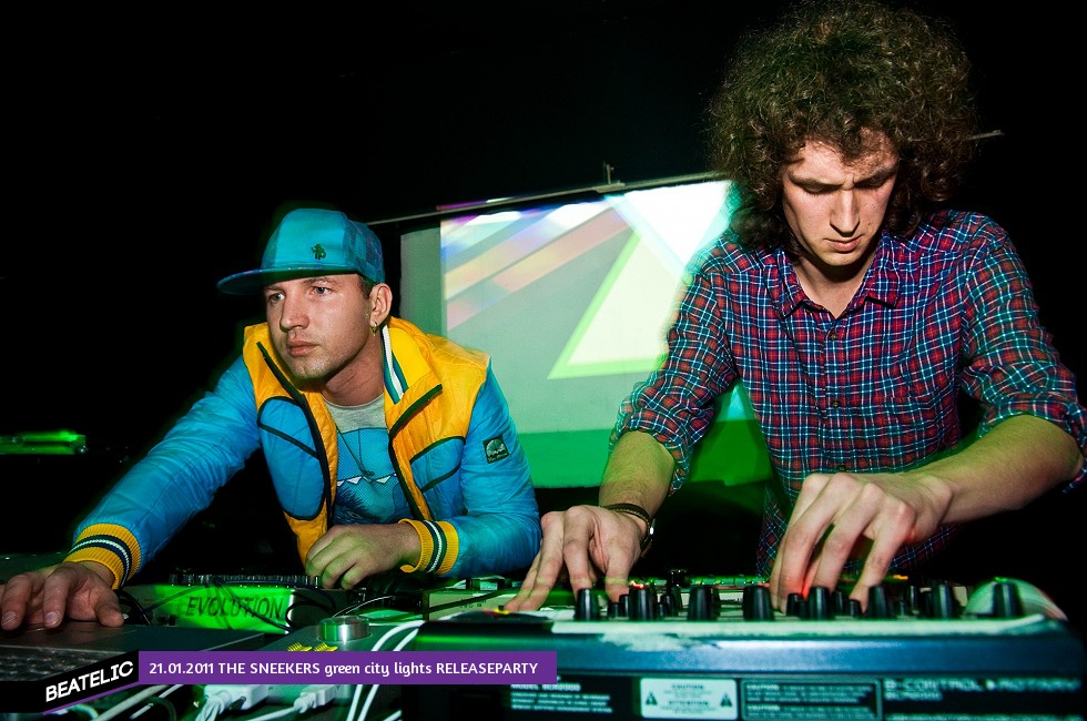 THE SNEEKERS green city lights RELEASEPARTY 