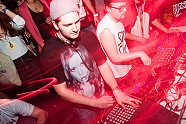 Go to image 11 for artist Dumme Jungs