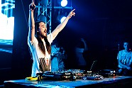 Go to image 40 for event Steve Aoki