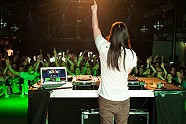 Go to image 27 for artist Steve Aoki