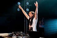 Go to image 26 for artist Steve Aoki