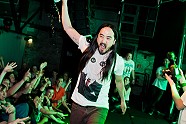 Go to image 56 for event Steve Aoki