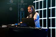 Go to image 25 for event Steve Aoki