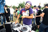 Go to image 20 for event Dauerhart im Mauerpark