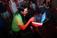 Go to image 114 for event Steve Aoki
