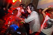 Go to image 68 for event Kavinsky