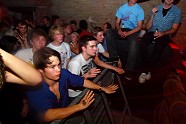 Go to image 73 for event Kavinsky