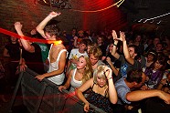 Go to image 47 for event Kavinsky