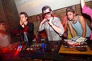 Go to image 71 for event Kavinsky