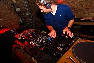 Go to image 10 for event Kavinsky