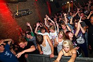 Go to image 37 for event Kavinsky