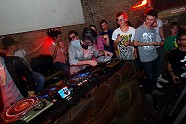 Go to image 78 for event Kavinsky