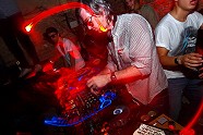 Go to image 69 for event Kavinsky