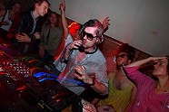 Go to image 76 for event Kavinsky