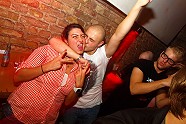 Go to image 46 for event Kavinsky