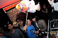 Go to image 39 for event Schluck den Druck: Im Rausch mit Freunden