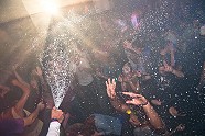 Go to image 74 for event Druckplatten verschenkt Partynarben